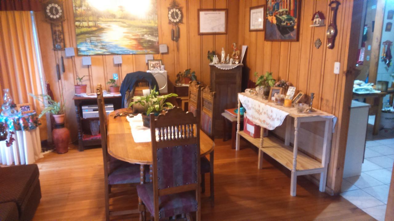 Patagonia Hostal Alojamiento Familiar プエルト・バラス エクステリア 写真