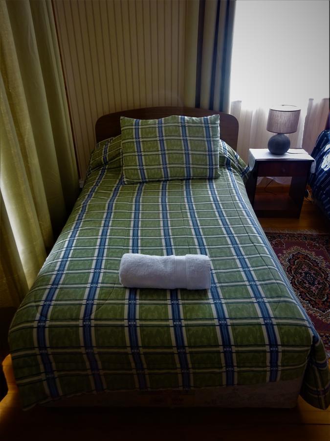 Patagonia Hostal Alojamiento Familiar プエルト・バラス エクステリア 写真