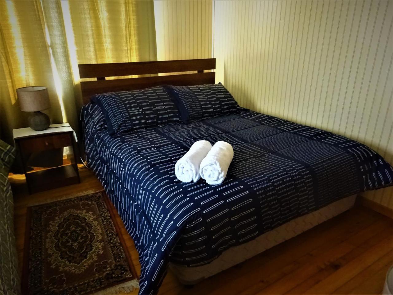 Patagonia Hostal Alojamiento Familiar プエルト・バラス エクステリア 写真